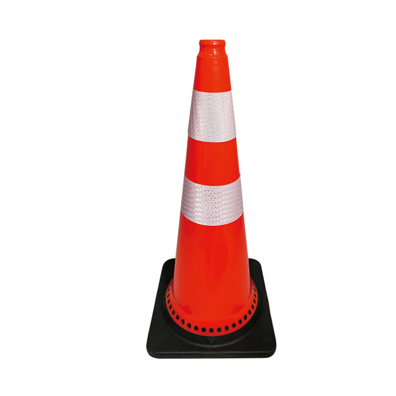 Cone de trânsito em PVC TC102